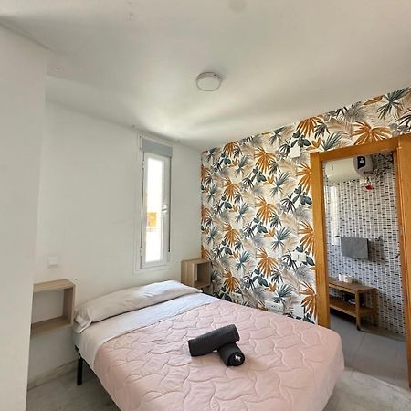 מאלגה Apartamentos Playa Huelin מראה חיצוני תמונה