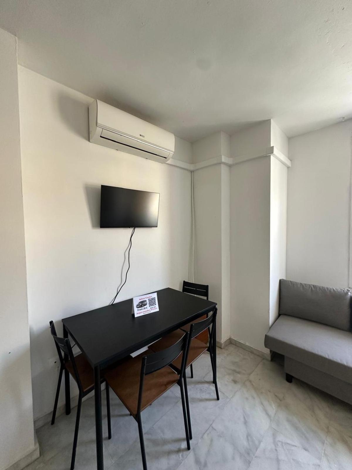 מאלגה Apartamentos Playa Huelin מראה חיצוני תמונה