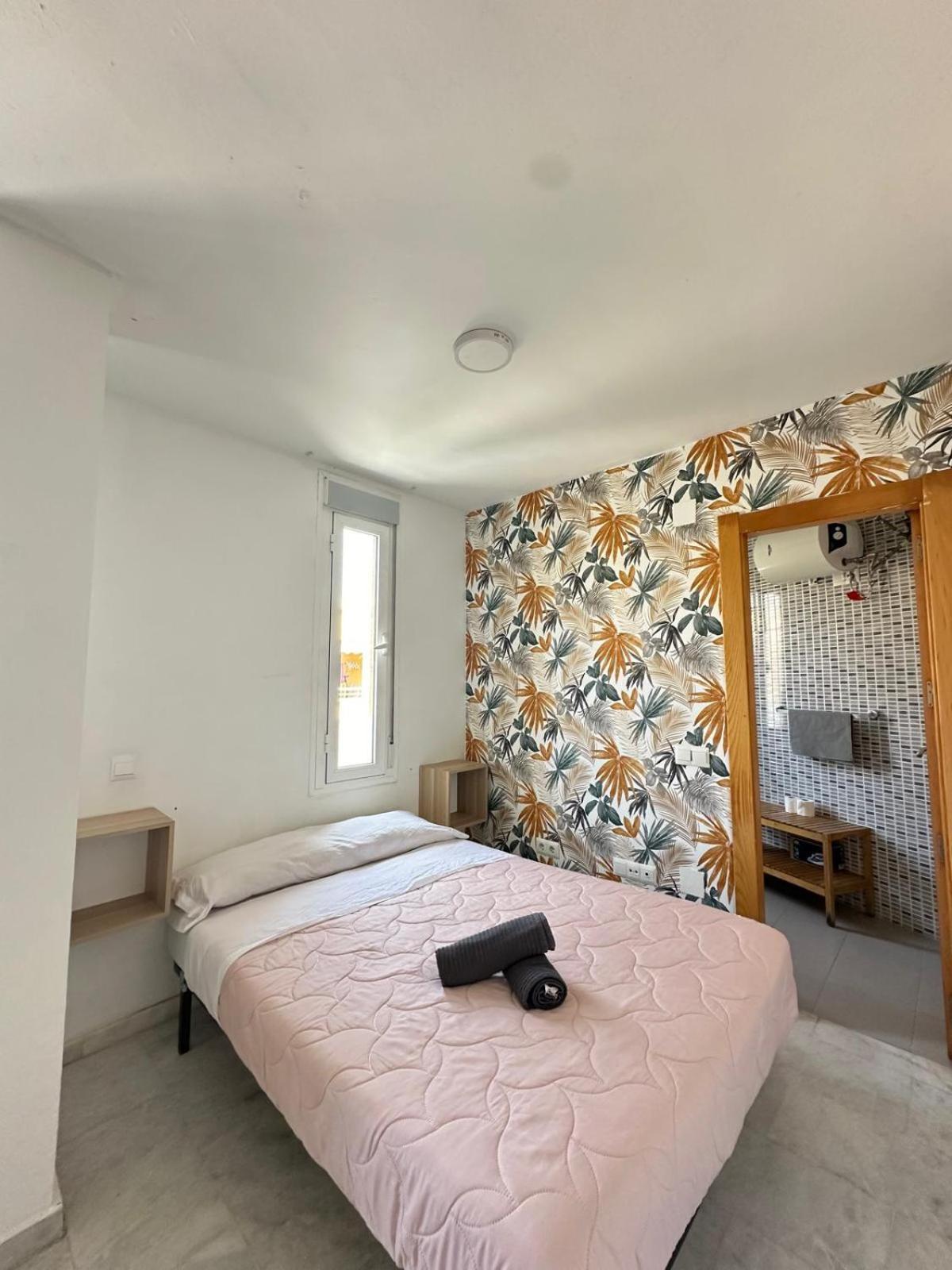 מאלגה Apartamentos Playa Huelin מראה חיצוני תמונה