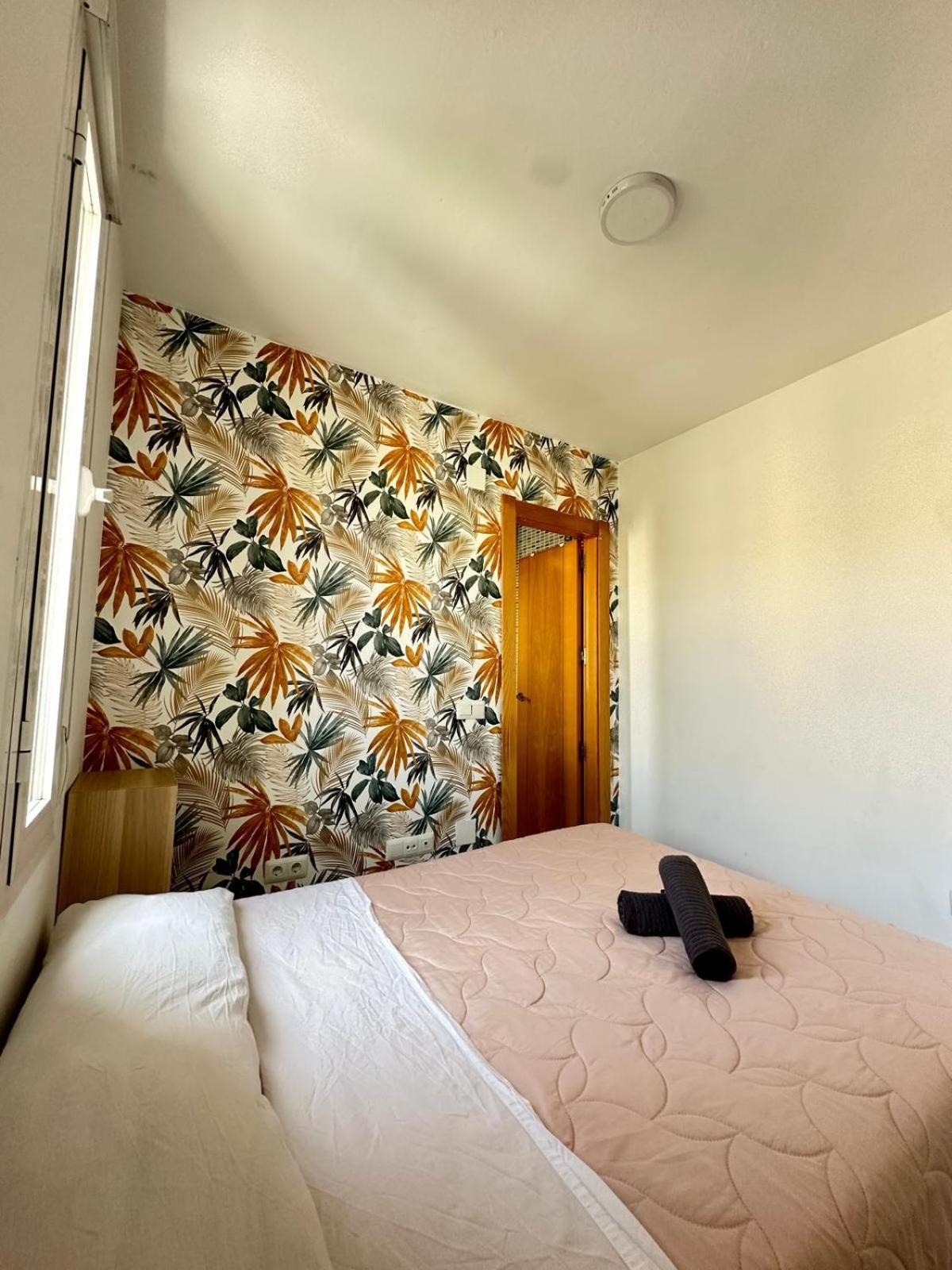 מאלגה Apartamentos Playa Huelin מראה חיצוני תמונה